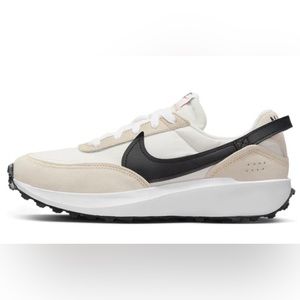Women’s Nike Waffle Debut Size 5